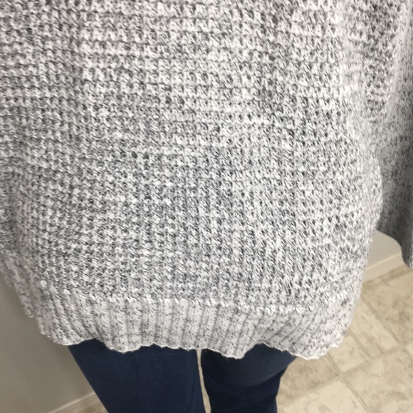 1 State Gray White Sweater Size Small - Picture 6 of 8